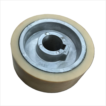 Rubber feed roller for planers